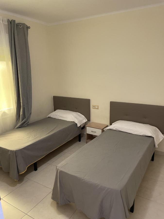 Apartamento A 200 M De La Playa Appartamento Roses Esterno foto